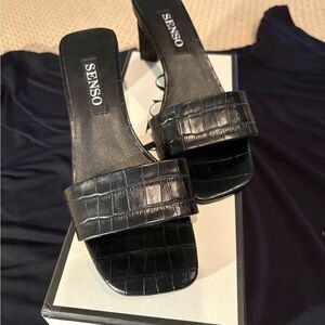 SENSO Black Croc-Patterned Heels